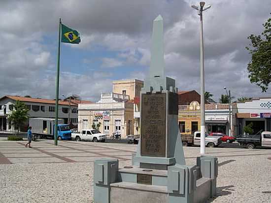 MONUMENTO AO CENTENRIO,1849-1949, NA PRAA DO CENTENRIO EM ACARA-CE-FOTO:ERASMOANDRADE - ACARA - CE