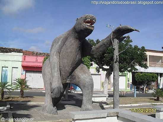 RPLICA DE BICHO PREGUIA EM MARAVILHA-FOTO:SERGIO FALCETTI - MARAVILHA - AL