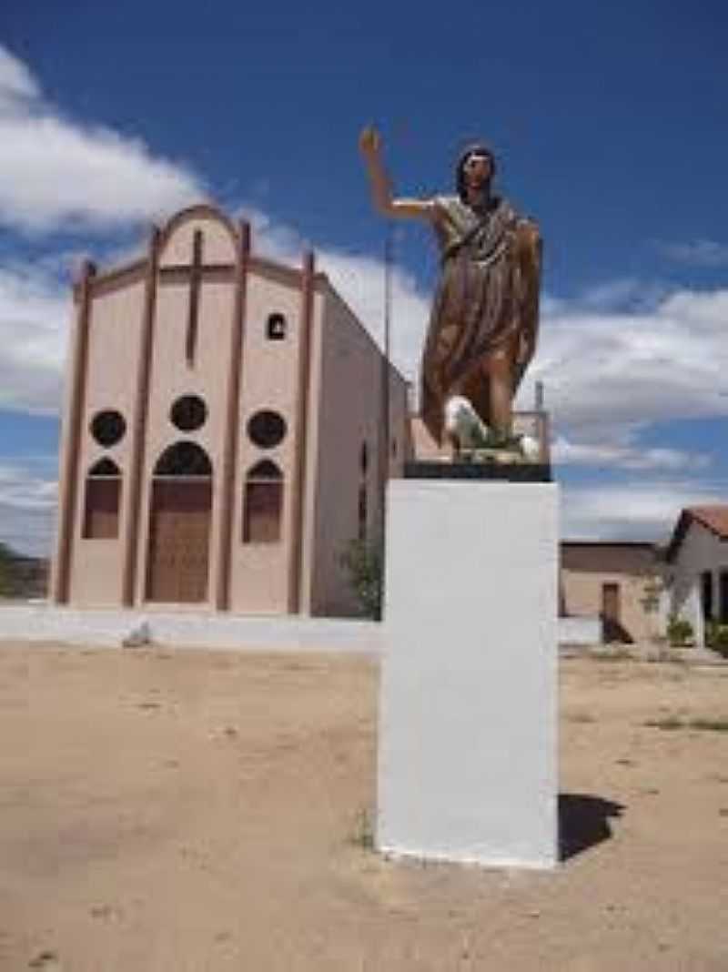 AMANAR-CE-IMAGEM DE SO JOO BATISTA EM FRENTE A IGREJA-FOTO:COMMONS.WIKIMEDIA.ORG  - AMANARI - CE