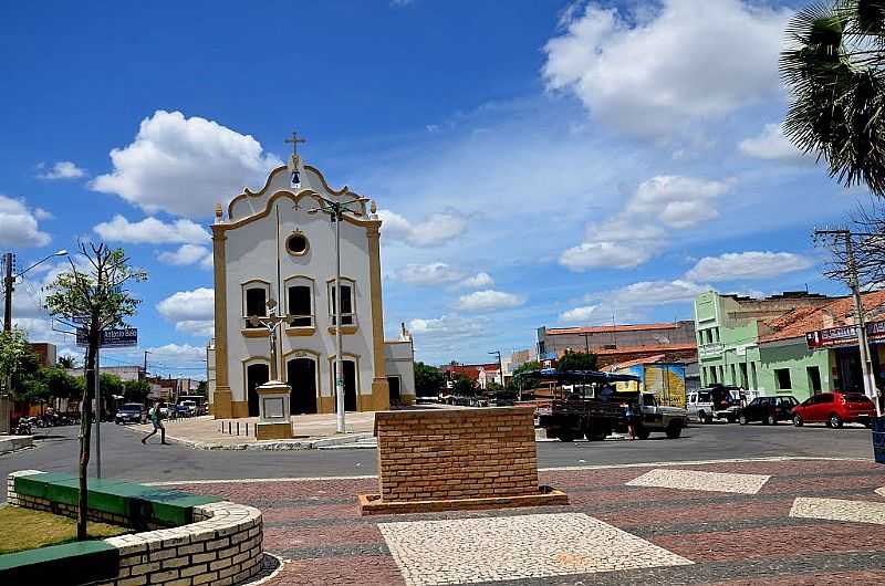 AMONTADA-CE-PRAA E MATRIZ DE N.SRA.DA CONCEIO-FOTO:ARAGO - AMONTADA - CE