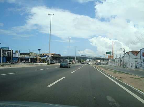 MISTER HULL VIADUTO DO TERMINAL-FOTO:FWSPINEU - ANTNIO BEZERRA - CE