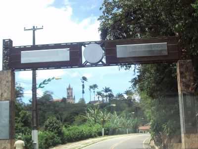 ENTRADA GUARAMIRANGA - FOTOS DA INTERNET, POR CARLOS BLEMAR SILVEIRA - ARACOIABA - CE