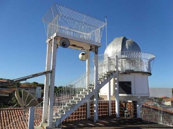 FOTO RAFAEL OLIVEIRA-OBSERVATRIO EM ARACOIABA-CE, POR CARLOS BLEMAR SILVEIRA - ARACOIABA - CE