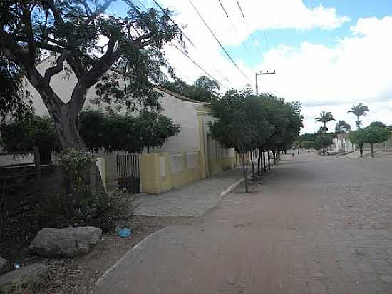 RUA PRINCIPAL DE ARARIPE-CE-FOTO:WILLIAM.ALENCAR - ARARIPE - CE