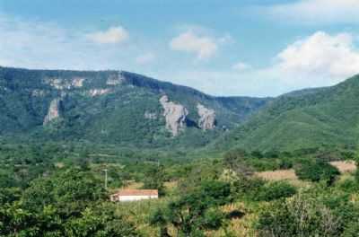 PAISAGEM CARACTERSTICA DE ARATICUM, DAS ENCOSTAS DA IBIAPABA, POR FBIO AGUIAR - ARATICUM - CE