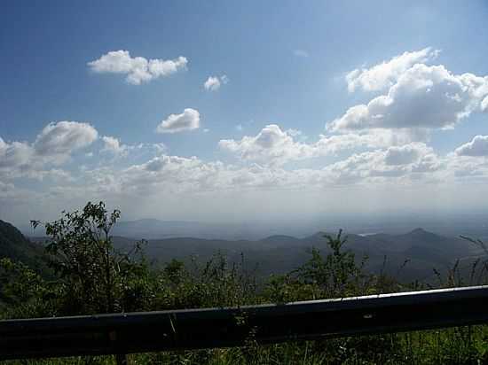 EM CIMA DA SERRA DE ARATUBA, ANTIGA VILA DE COIT-CE-FOTO:JULIOLIMA - ARATUBA - CE