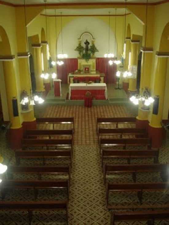 INTERIOR DA IGREJA MATRIZ DE SO FRANCISCO DAS CHAGAS EM BAIXIO-CE-FOTO:CINZIO RAMALHO - BAIXIO - CE