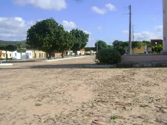 RUA EM FRENTE A IGREJA, POR FRANCISCO_EDIO - BARRA DO SOTERO - CE