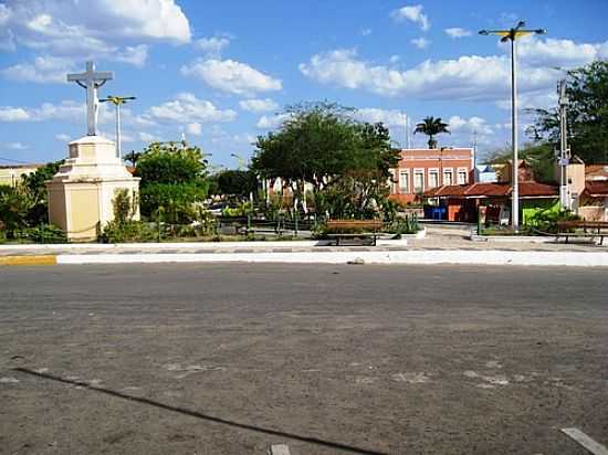 PRAA DA MATRIZ DE  BATURIT-FOTO:FRANCISCO EDSON MEND - BATURIT - CE