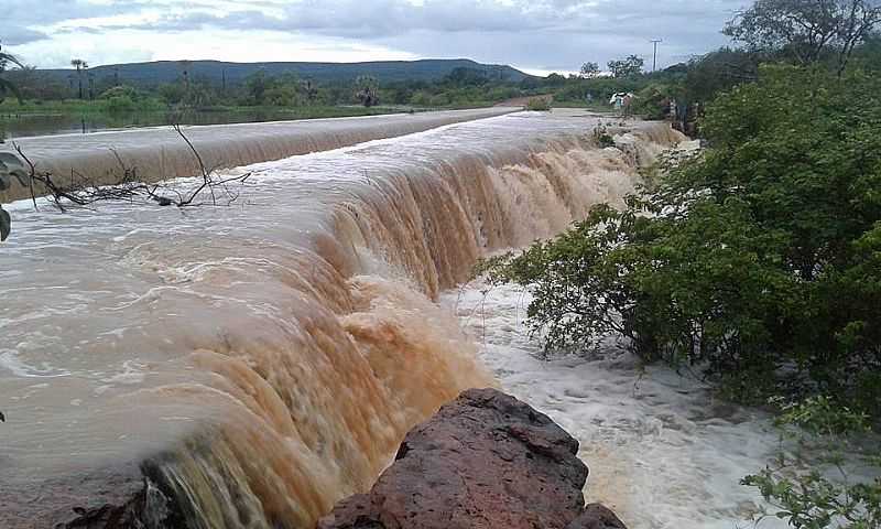 CACHOEIRA GRANDE-CE-CACHOEIRA DE PEDRA-FOTO:FACEBOOK - CACHOEIRA GRANDE - CE