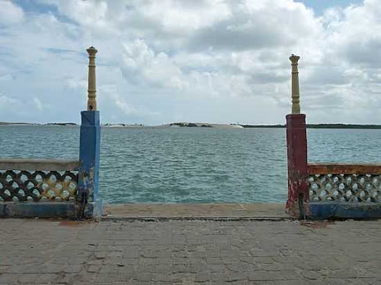 AVENIDA BEIRA MAR EM CAMOCIM-FOTO:SUKARNO CRUZ - CAMOCIM - CE