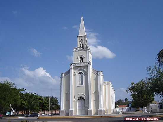 MATRIZ DO SENHOR BOM JESUS DOS NAVEGANTES EM CAMOCIM-CE-FOTO:VICENTE A. QUEIROZ - CAMOCIM - CE