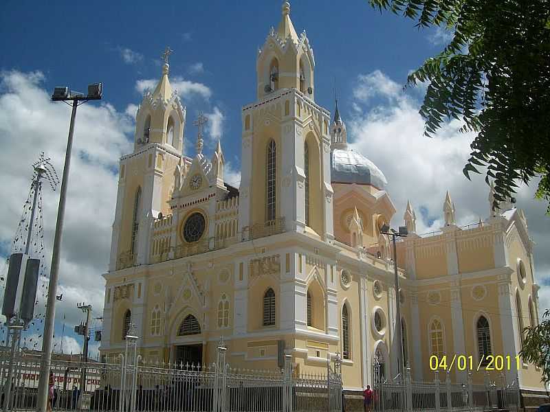 CANIND-CE-BASLICA DE SO FRANCISCO DAS CHAGAS-FOTO:JOSUE MARINHO - CANIND - CE