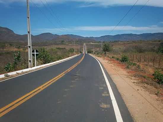 RODOVIA CE-257,CHEGANDO EM CAPISTRANO-CE-FOTO:ZENANDRE - CAPISTRANO - CE