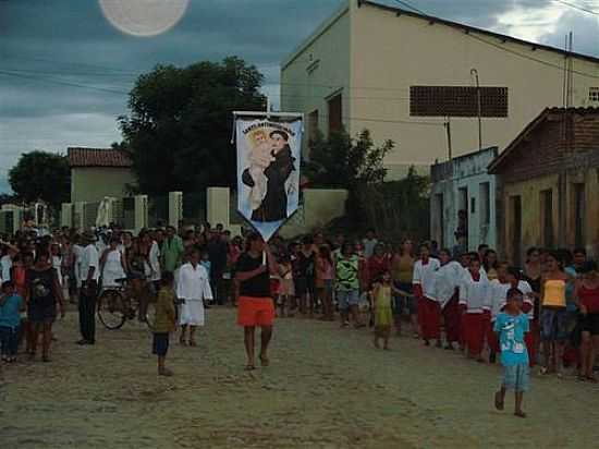 PROCISSO EM CARIUTABA-FOTO:WGC1969 - CARIUTABA - CE