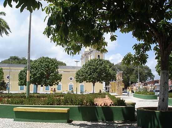 PRAA DA MATRIZ EM CASCAVEL-CE-FOTO:CARLOSVIEIRA2 - CASCAVEL - CE