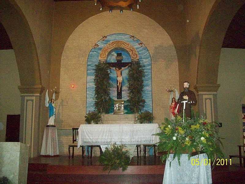 CATOL-CE-INTERIOR DA IGREJA DE N.SRA.DE FTIMA-FOTO:JOSUE MARINHO - CATOL - CE