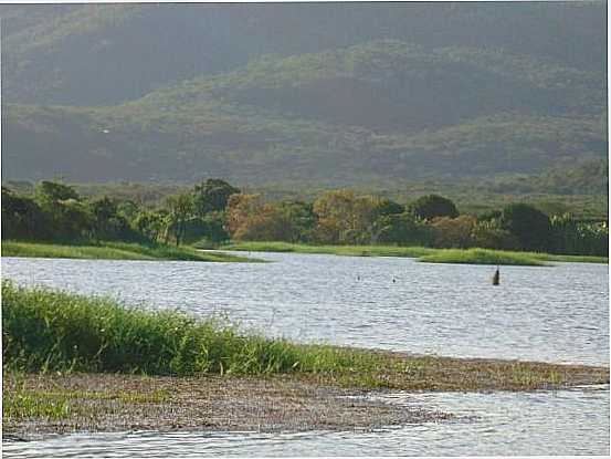 INTERIOR DO MUNICPIO, POR MARLON BUTTERFLY - CATUNDA - CE