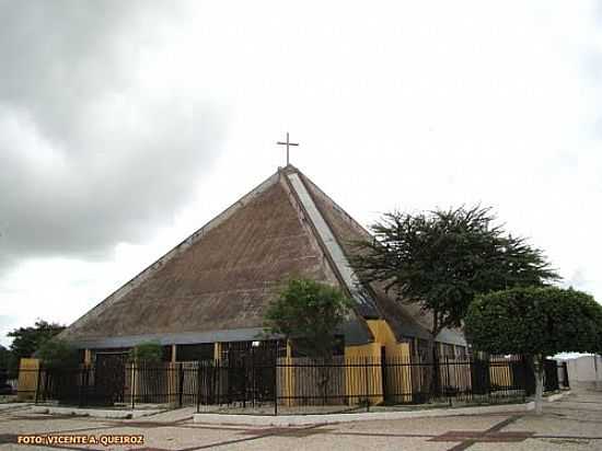 IGREJA MATRIZ DE SANTA
TEREZINHA DO MENINO 
JESUS FOTO VICENTE A. QUEIROZ - CHOROZINHO - CE