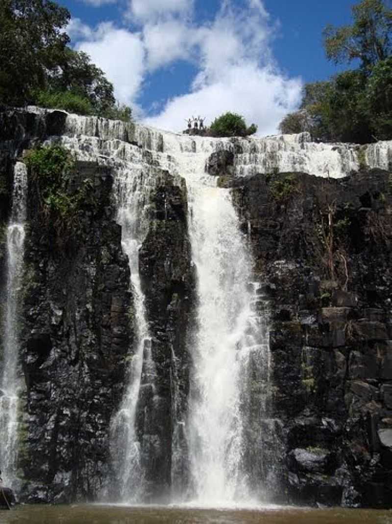 ENGENHO VELHO-CE-CACHOEIRA NO DISTRITO-FOTO:PANTICOLA. - ENGENHO VELHO - CE