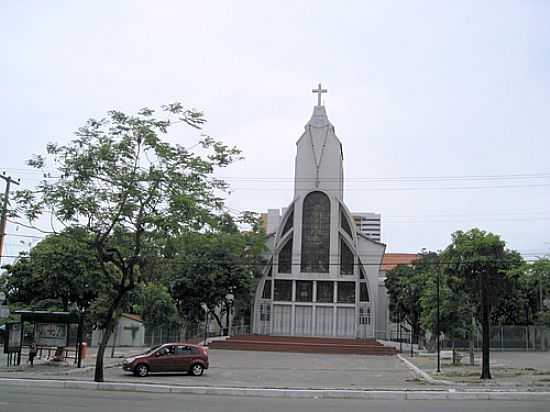 IGREJA DE N.SRA.DE FTIMA NA AV. 13 DE MAIO-FOTO: FRANCISCO EDSON MEND - FTIMA - CE