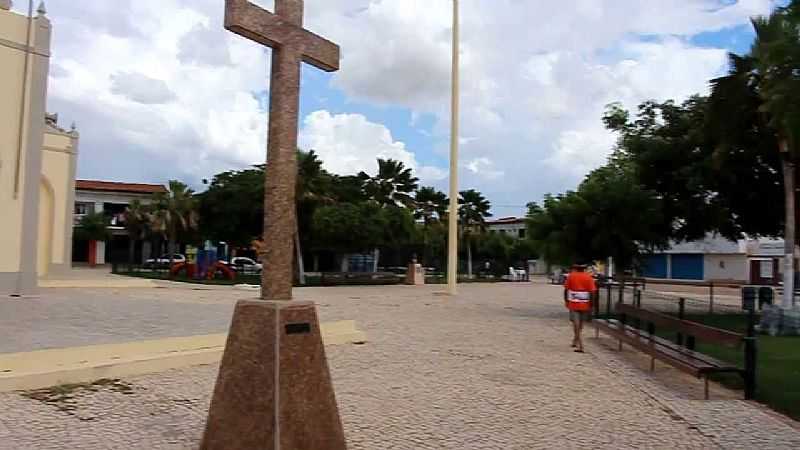 FLORES-CE-CRUZEIRO NA PRAA DA IGREJA-FOTO:PREFEITURA DE RUSSAS - FLORES - CE