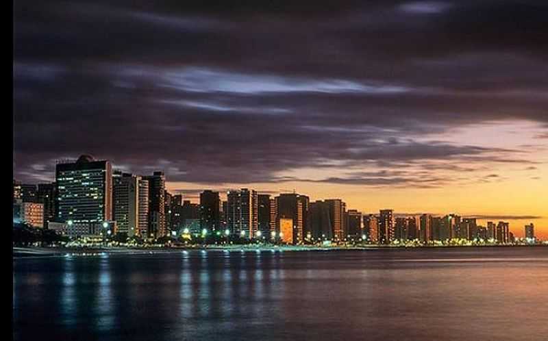 FORTALEZA-CE-VISTA NOTURNA DA ORLA-FOTO:WWW.FACEBOOK.COM - FORTALEZA - CE