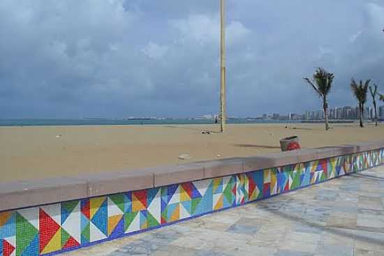 ORLA DA PRAIA DE IRACEMA EM FORTALEZA-CE-FOTO:NEY MADEIRA - FORTALEZA - CE