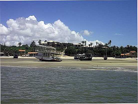 BARCOS ENCALHADOS NA AREIA FORTIM-CE-FOTO:LEANDHM - FORTIM - CE