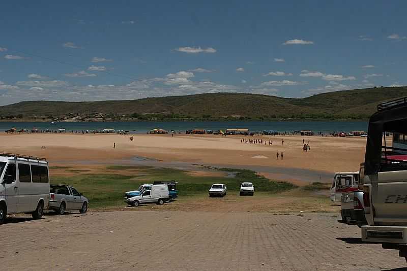 PO DE AUCAR-AL-A PRAIA DE PO DE AUCAR-FOTO:CHARLES NORTHRUP - PO DE ACAR - AL