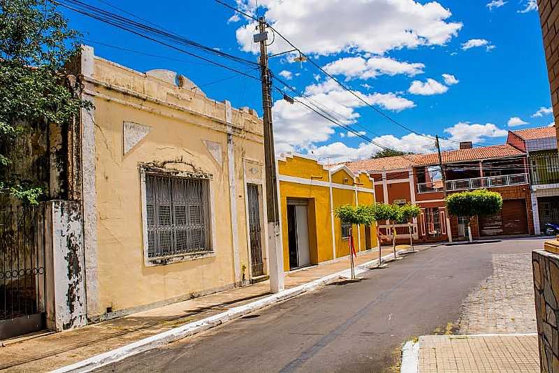 GRANJA-CE-CASARIO NA RUA JOS DE ALENCAR-FOTO:ARAGO - GRANJA - CE