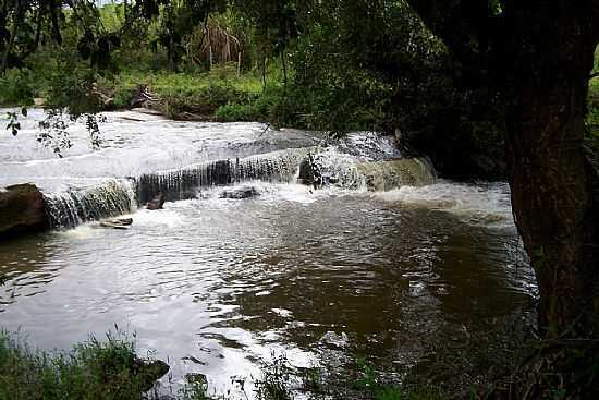 GUARACIABA DO NORTE-CE-CACHOEIRINHA NO RIACHO PIAU-FOTO:DARLANBLUE - GUARACIABA DO NORTE - CE