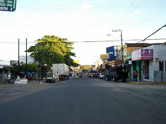 GUARACIABA DO NORTE-CE-RUA FRANCISCO BEZERRA-FOTO:DARLANBLUE - GUARACIABA DO NORTE - CE