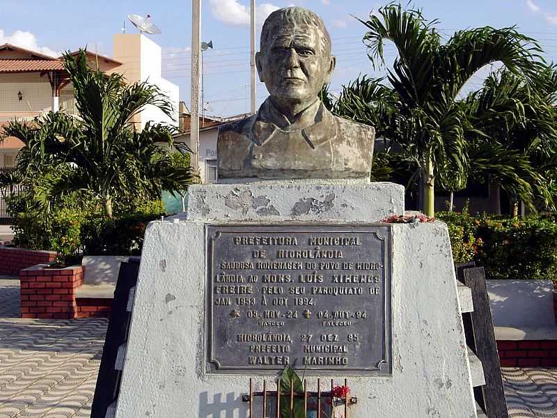 HIDROLNDIA-CE-BUSTO DO MONSENHOR LUIS XIMENES-FOTO:MARCELLO BEZERRA - HIDROLNDIA - CE