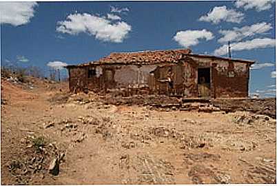 CASA NO INTERIOR-FOTO:CHARLES NORTHRUP  - IBICATU - CE