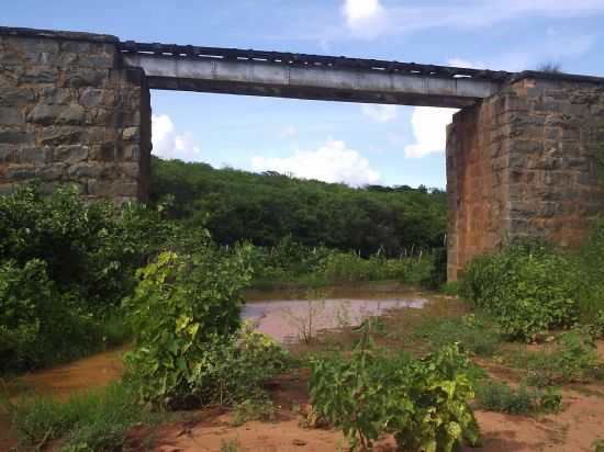 PONTE DO TREM NO STIO TIMBABA, POR GLEYCE VIEIRA - IBICU - CE