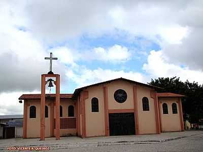 IGREJA MATRIZ DE SANTO
ANTONIO DE PDUA FOTO
VICENTE A. QUEIROZ - ITAITINGA - CE