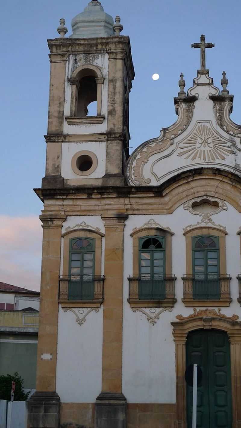 PENEDO-AL-MATRIZ DE N.SRA.DA CORRENTE E A LUA-FOTO:CHARLES NORTHRUP - PENEDO - AL