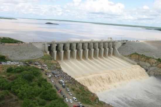 A BARRAGEM  DO CASTANHO  -  POR FLVIA ALMEIDA - JAGUARIBARA - CE