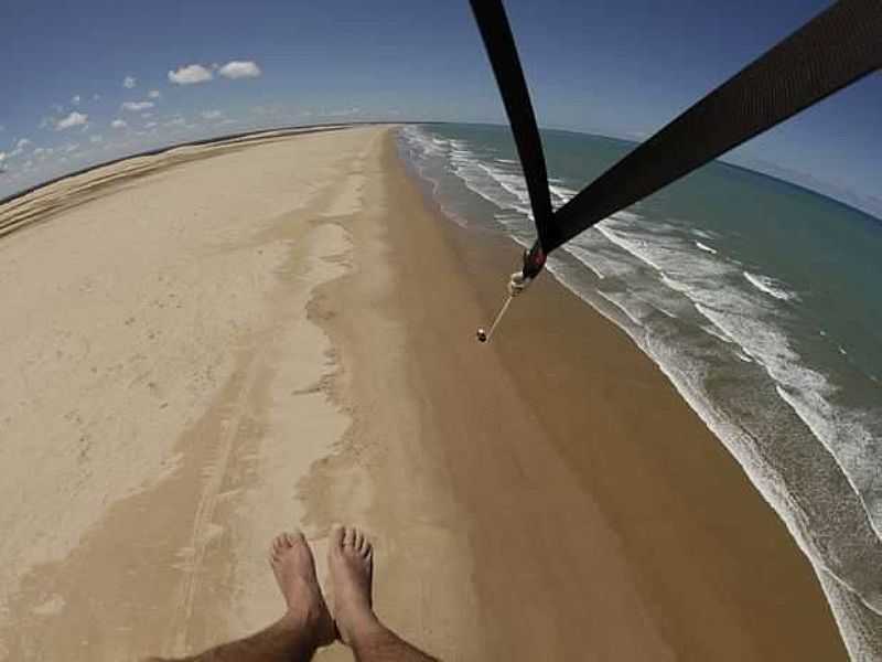 PIAABUU-AL-VO DE PARASAIL POR TERRA E PELA GUA-FOTO:FACEBOOK - PIACABUU - AL