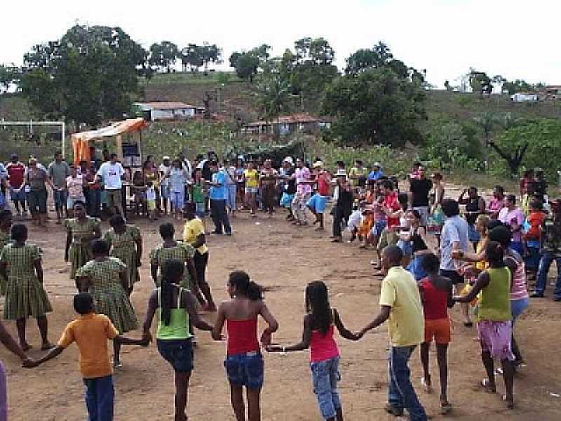 -CE-CULTURA DA COMUNIDADE QUILOMBOLA-FOTO:COMANDODOPOVOPB.BLOGSPOT-POSTADO POR BIBIU DO JATOB - LAGOA DOS CRIOULOS - CE