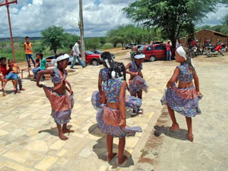 LAGOA DOS CRIOULOS-CE-CULTURA DA COMUNIDADE QUILOMBOLA-FOTO:SECULTDESALITRE.BLOGSPOT. - LAGOA DOS CRIOULOS - CE