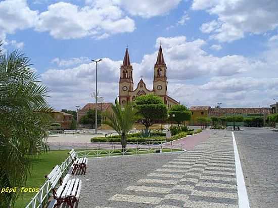 PRAA E IGREJA MATRIZ-FOTO:PROFESSOR_PEPE - LAVRAS DA MANGABEIRA - CE