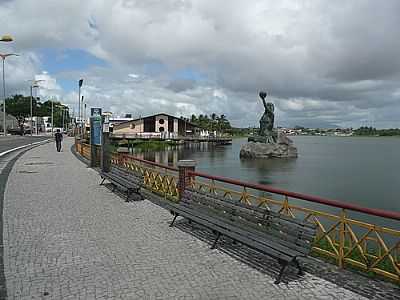 ESTTUA DE IRACEMA NA LAGOA DE MESSEJANA, POR PAULO TARGINO MOREIRA. - MESSEJANA - CE