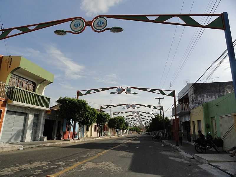 MILAGRES-CE-AVENIDA COMERCIAL NO CENTRO DA CIDADE-FOTO:WALTER LEITE - MILAGRES - CE