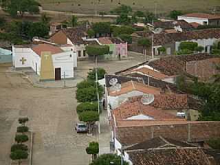 CANAUBINHA MILH, COM IGREJINHA AO FUNDO. - MILH - CE