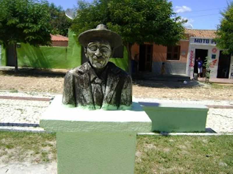 NOVA VIDA-CE-BUSTO DO SR.ALEXANDRE PROCPIO VIEIRA, QUEM DEU O NOME AO DISTRITO-FOTO:IBARETAMAMEFAZCRESCER.  - NOVA VIDA - CE