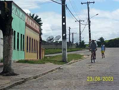 RUA DA CIDADE  FOTO
POR LUCIANACLMV - QUEBRNGULO - AL