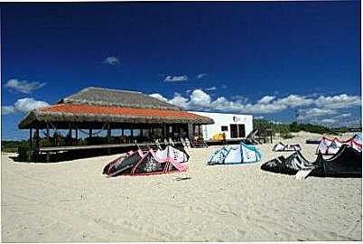 ESCOLA DE KITE SURF, POR PARAISO DO SOL HOTEL ESCOLA - PARAJURU - CE