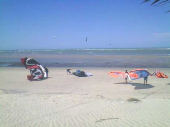 KITESURF COM MAR BAIXA, PISCINAS NATURAIS., POR TARCIANO MONTEIRO - PARAJURU - CE